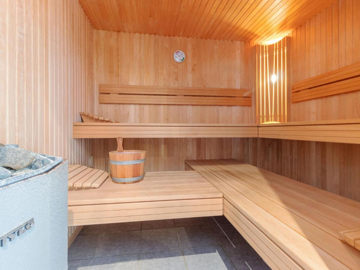Elegant In With Sauna Ferienhaus De Panne